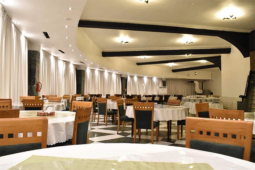 رستوران هتل بزرگ ارم کیش